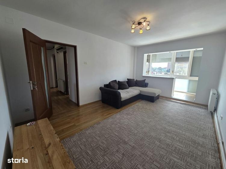 Apartament cu 4 camere decomandat în Central