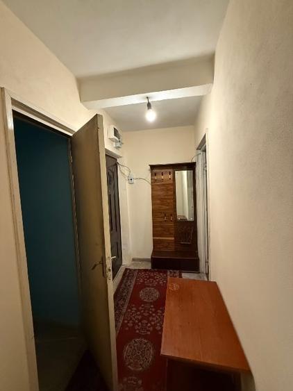 Apartament cu 3 camere decomandat, mobilat în Central