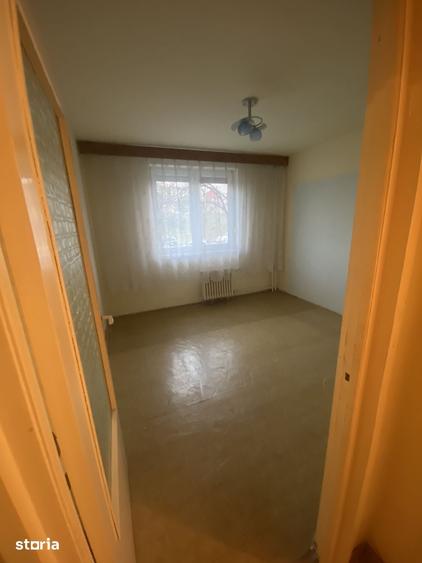Apartament cu 3 camere decomandat în Rogerius