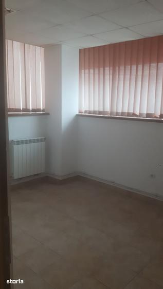 Spațiu comercial, de 80 mp, în Central