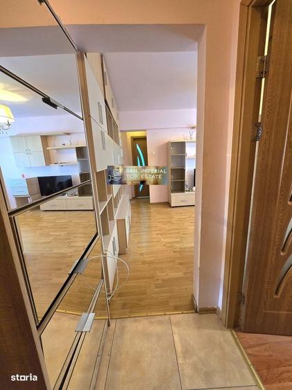 Apartament cu 2 camere semidecomandat, mobilat în Central