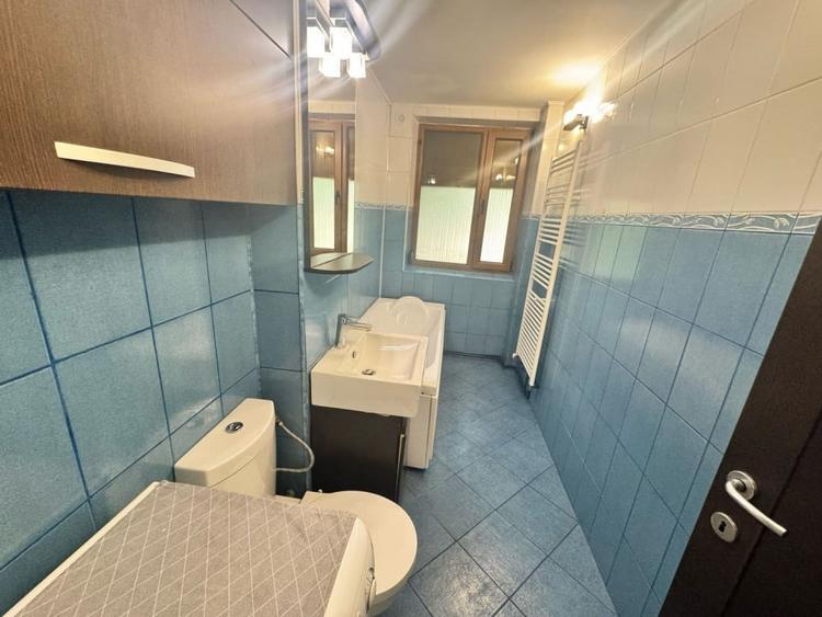 Apartament cu 3 camere decomandat, mobilat în Cornișa