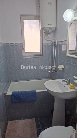 Apartament 3 camere decomandate, et.1, Aleea Trandafirilor nr.1, bl.I2, sc.2, ap.7, Dr.Tr.Severin