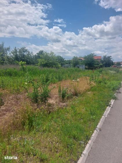 Teren de 5900 mp, în Central