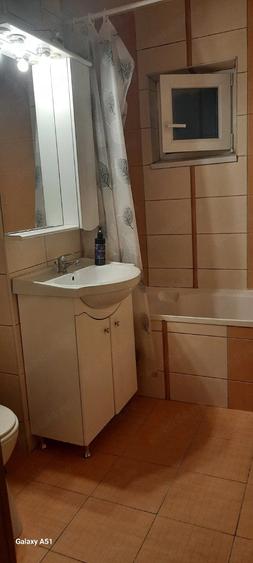 Apartament cu 3 camere decomandat în Aradului