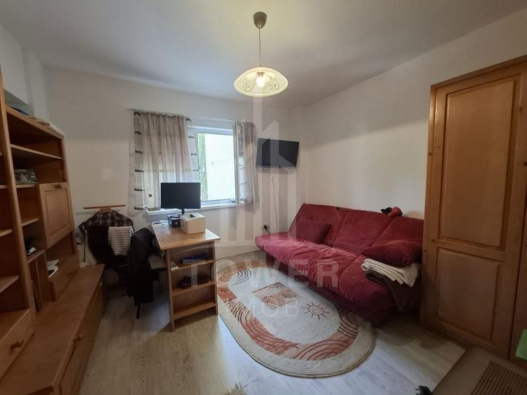 Apartament cu 4 camere decomandat în Vasile Aaron