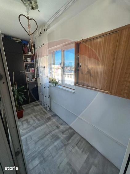 Apartament cu 3 camere de vanzare - 2