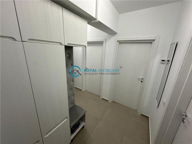 Apartament cu 3 camere decomandat, mobilat în Albert