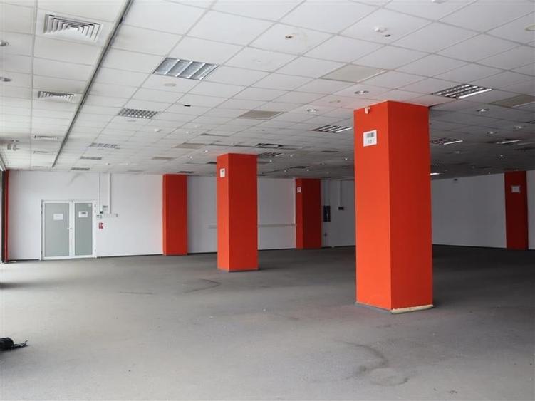Spațiu comercial, de 396 mp, în Complex Studențesc