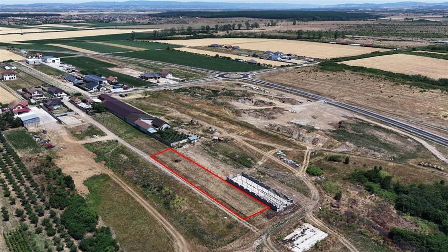 Teren Construcții intravilan de 1232 mp, în Cheriu