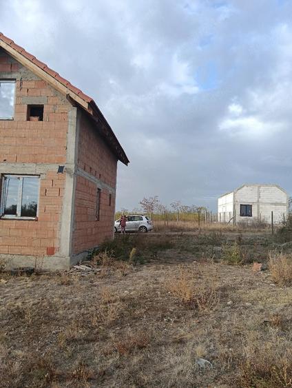 Casă cu 1 camere cu Teren 780 Mp în Herneacova