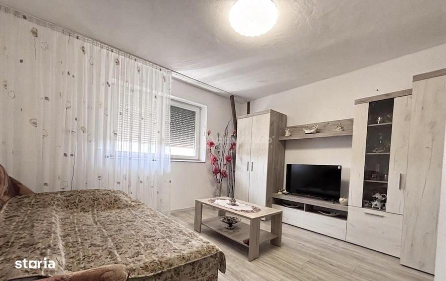 Casă cu 3 camere în Mierlău