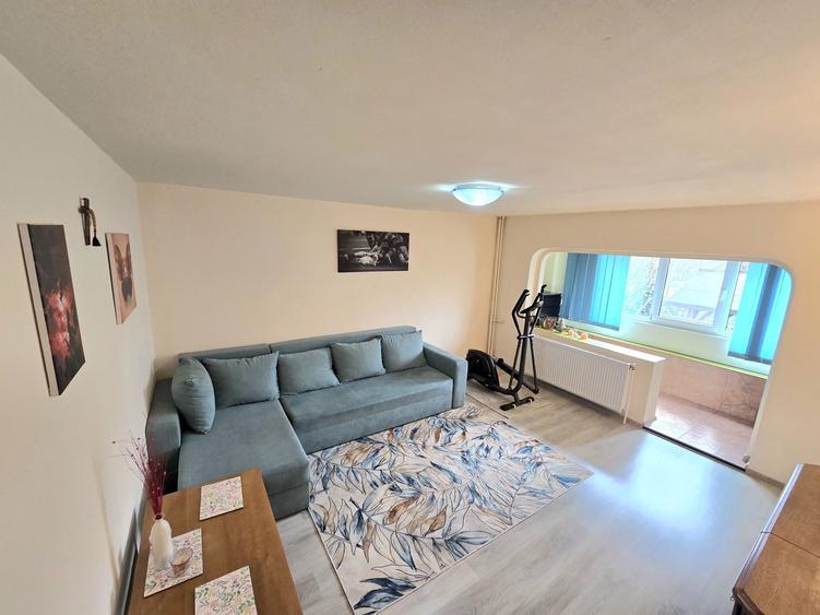 Apartament cu 3 camere în Roșu