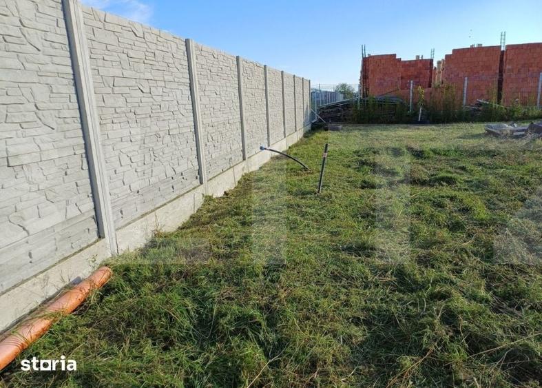 Teren de 703 mp, în Sânmihaiu Român