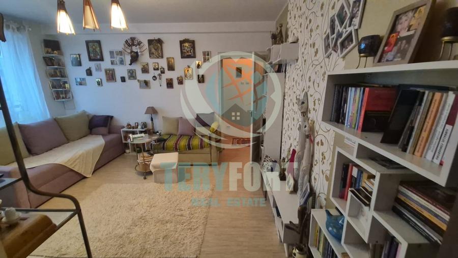 Apartament cu 3 camere semidecomandat, mobilat în Ștefan cel Mare