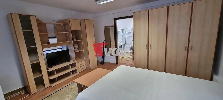 Casă cu 5 camere cu Teren 700 Mp în Fratelia