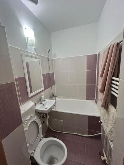 Garsonieră decomandată în Valea Adâncă