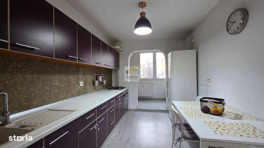 Apartament cu 4 camere, mobilat în Rahova