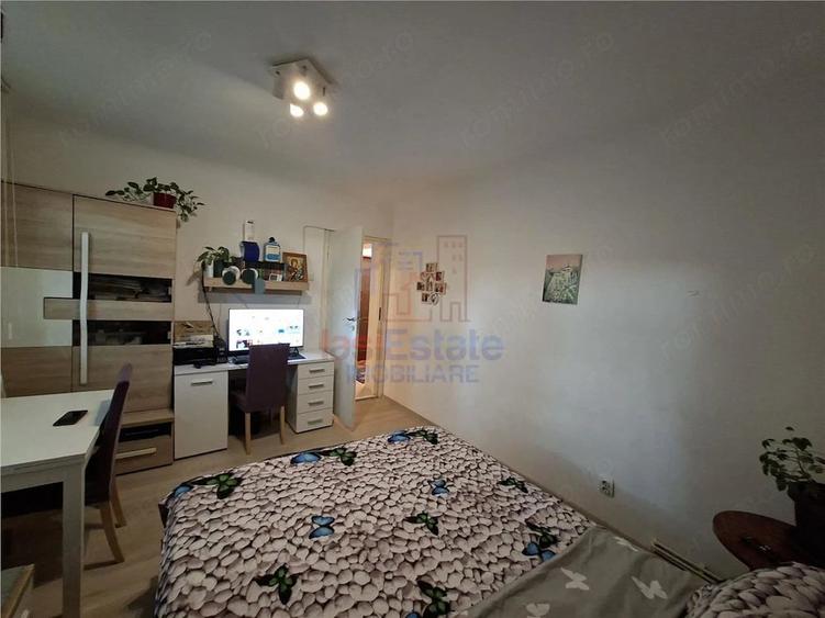 Apartament cu 2 camere decomandat în Filiași