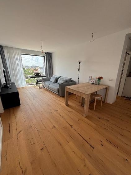 Apartament cu 3 camere semidecomandat, mobilat în Aviației