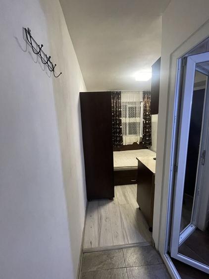 Garsonieră decomandată în Central