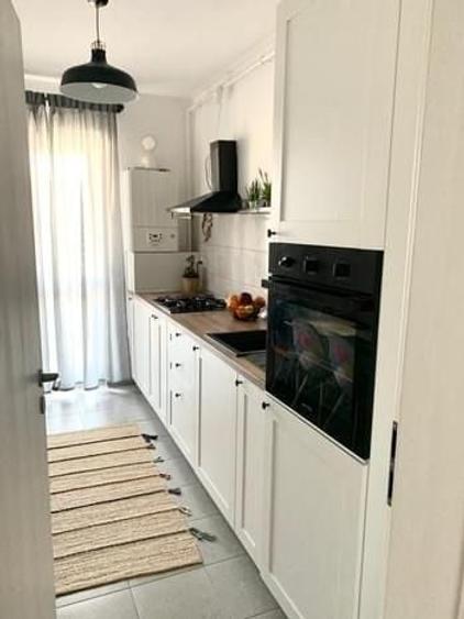 Apartament cu 2 camere decomandat în Apărătorii Patriei