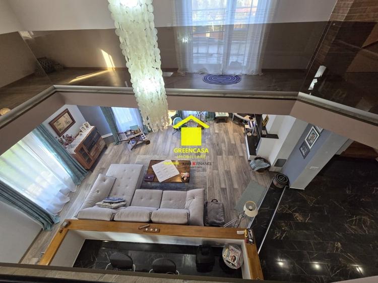 Casă individuală cu 7 camere cu Canalizare în Borhanci