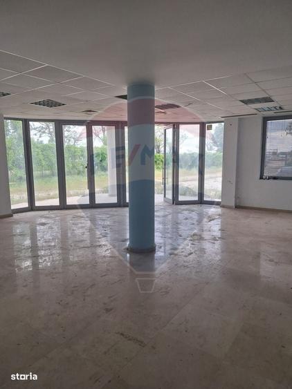 Spațiu comercial, de 1,300 mp, în Sud