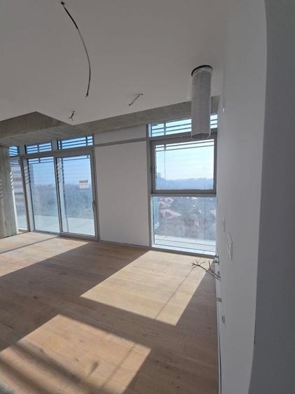 Apartament cu 3 camere decomandat în Floreasca