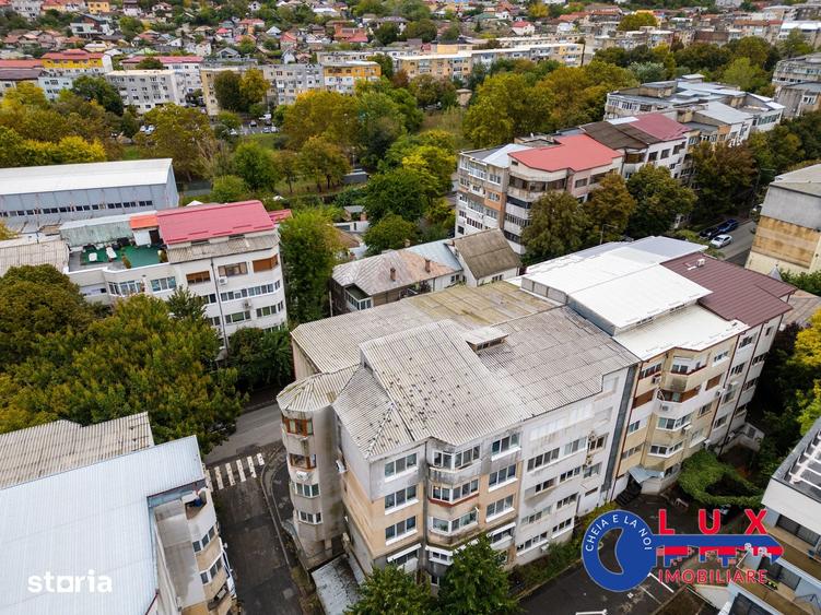 Apartament cu 3 camere decomandat în Babadag