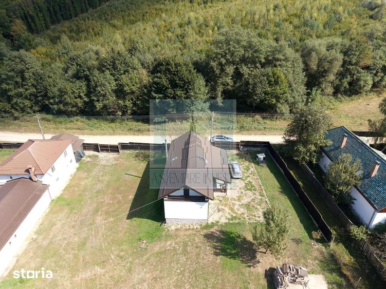 Casă cu 7 camere cu Teren 16800 Mp în Dobârlău