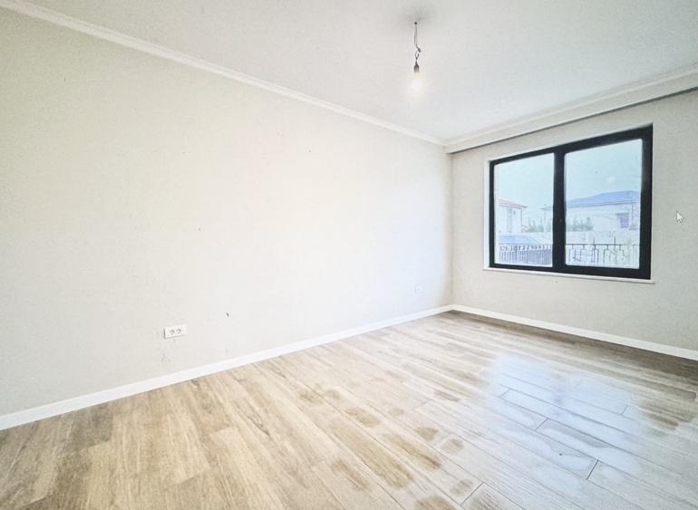 Duplex cu 5 camere cu Canalizare în Urseni