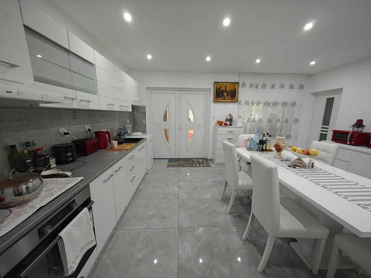 Vand Casa cu 3 camere, 2 bai in Hunedoara, Chizid (zona buna- teren drept). Pret 159.000 EUR Neg - 7