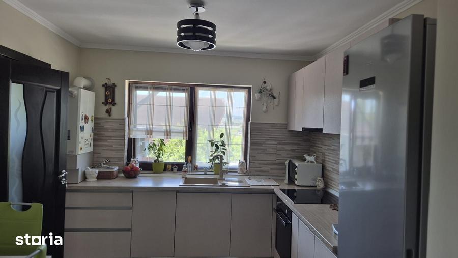 Casă cu 3 camere cu Teren 600 Mp în Crișeni