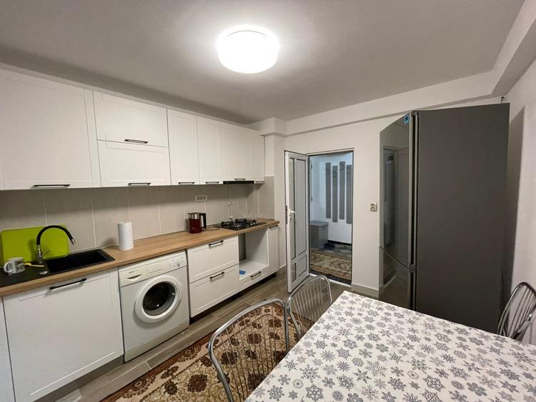 Apartament cu 3 camere decomandat, mobilat în Păcurari