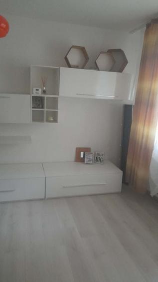 Apartament cu 2 camere semidecomandat în Șcheia