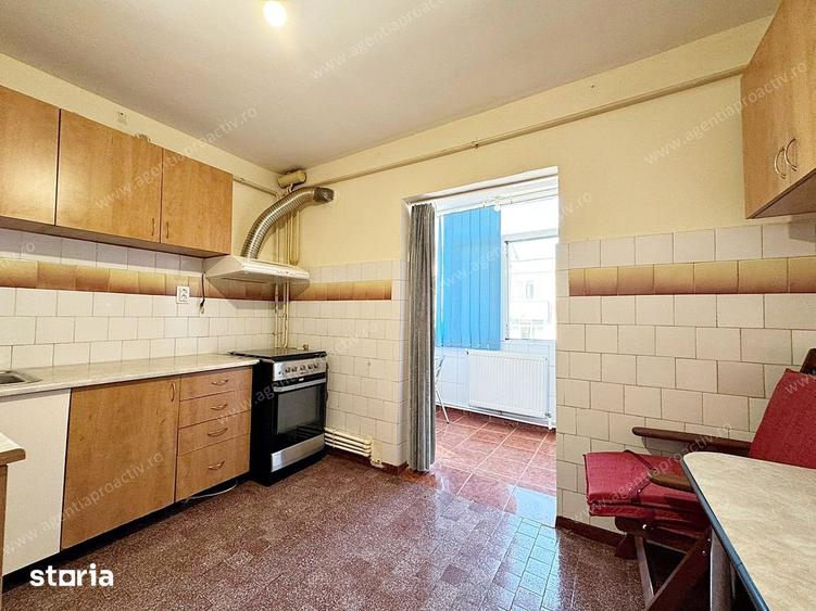 Apartament cu 3 camere decomandat în Mazepa 2