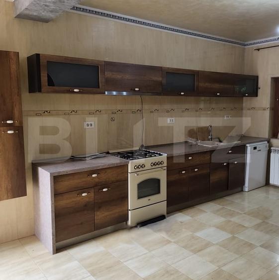 Casă individuală cu 5 camere cu Canalizare în Valea Lupului