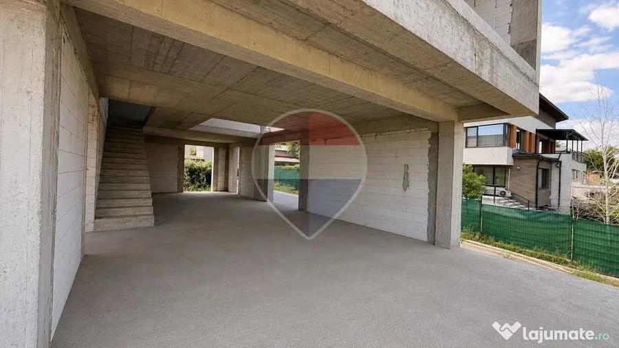 Casă cu 5 camere cu Teren 420 Mp în Corbeanca