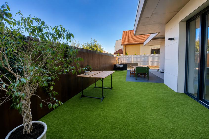 Apartament cu 4 camere decomandat în Pipera