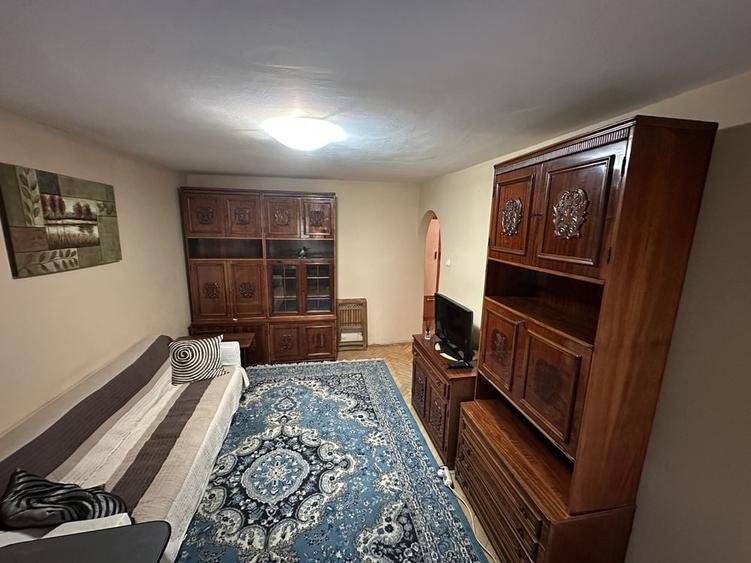 Apartament cu 3 camere decomandat în Păcurari