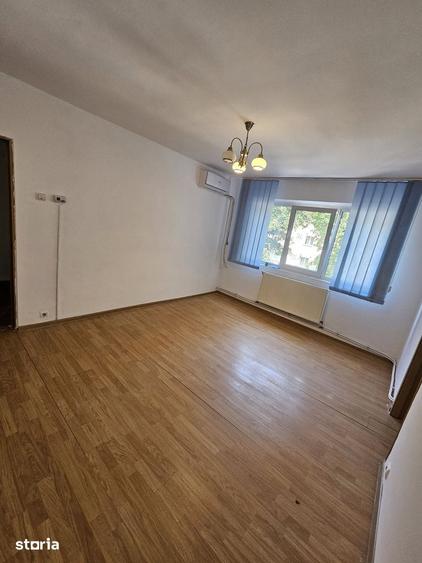 Apartament cu 2 camere în Roman