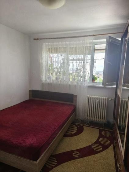 Apartament cu 3 camere decomandat, mobilat în Pantelimon