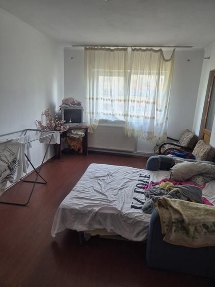Apartament cu 2 camere decomandat, mobilat în Trivale