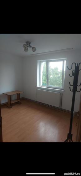 Apartament cu 2 camere semidecomandat în Ferentari
