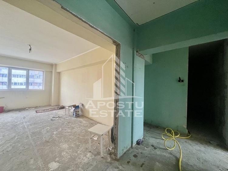 Apartament cu 4 camere decomandat în Simion Bărnuțiu