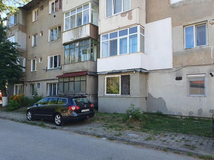 Apartament cu 2 camere decomandat în Exterior Vest