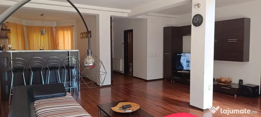Casă cu 4 camere cu Teren 471 Mp în Agigea