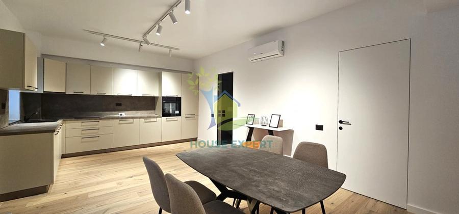 Apartament cu 3 camere semidecomandat, mobilat în Aviației