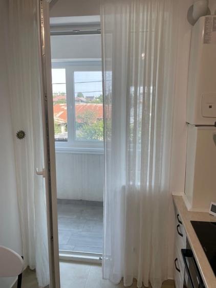 Apartament cu 2 camere decomandat, mobilat în Apărătorii Patriei